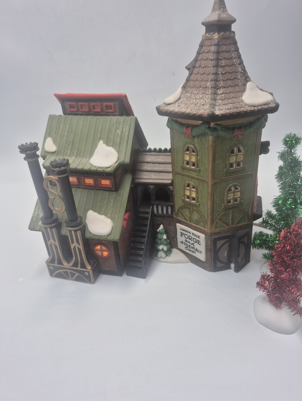 Department 56 North pole village, Elfin forge and Assembly shop